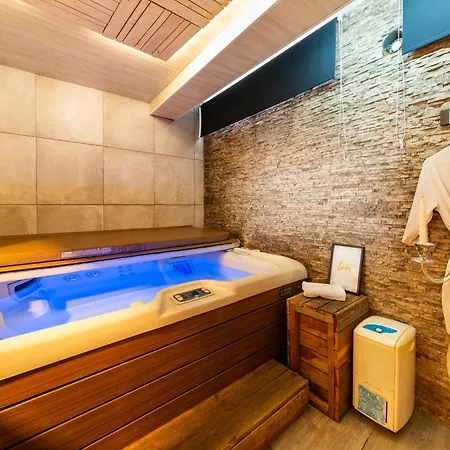 Premium With Bubble Bath Kelmis